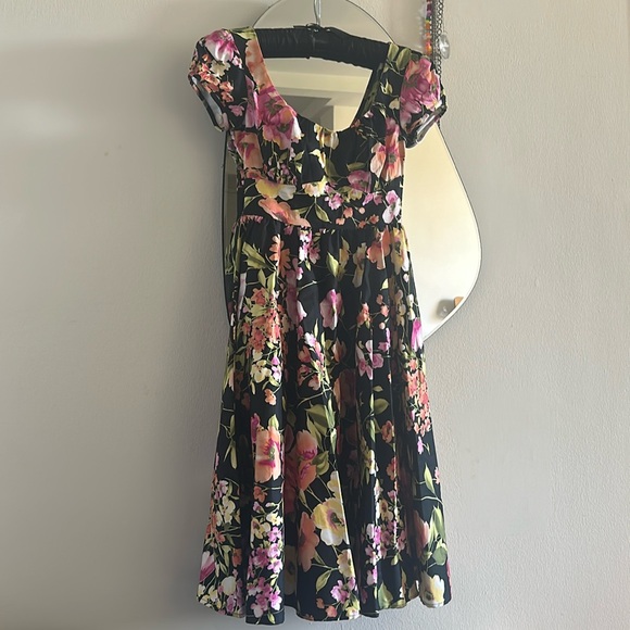 Enz’s Floral Print Black Dress - Picture 1 of 4